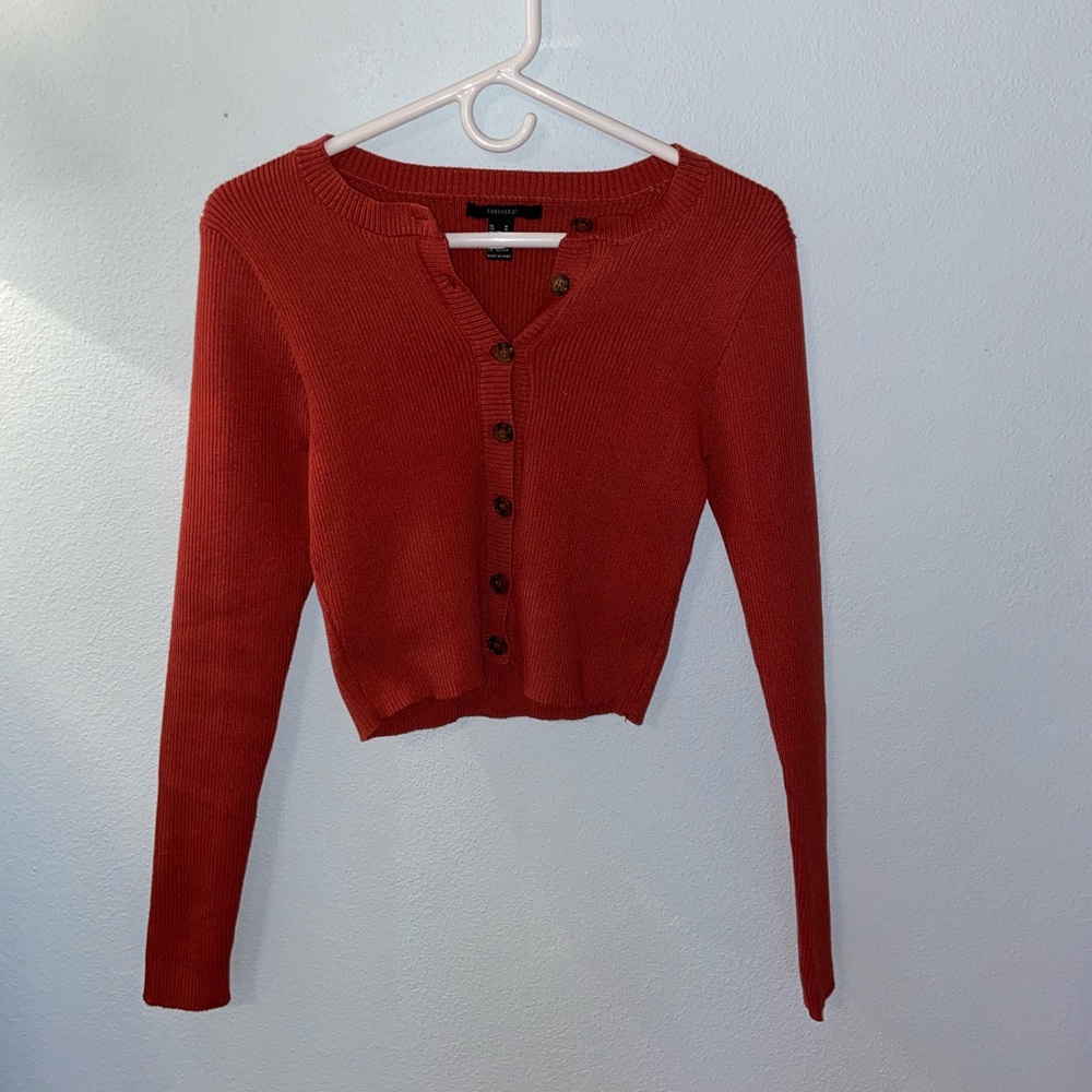 Long sleeved cropped sweater